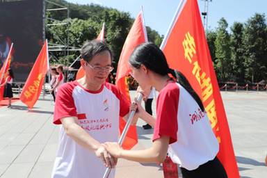 授旗仪式 - 副本 授旗仪式 - 副本