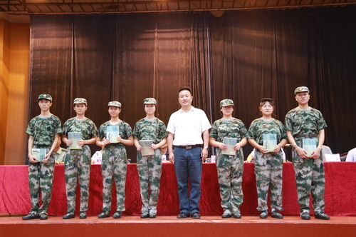 师生共同见证特殊成人礼 师生共同见证特殊成人礼